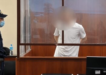 “Бұл жерден өлігің шығады”: Айыпталушы сотта қысым көргенін айтты